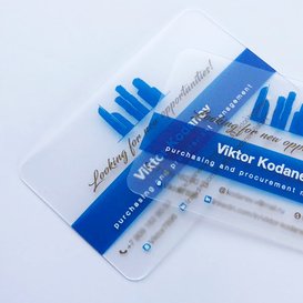 Пластиковые визитки с УФ печатью